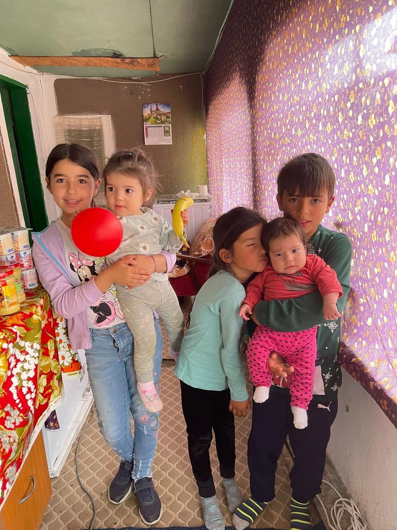 Children with a food delivery